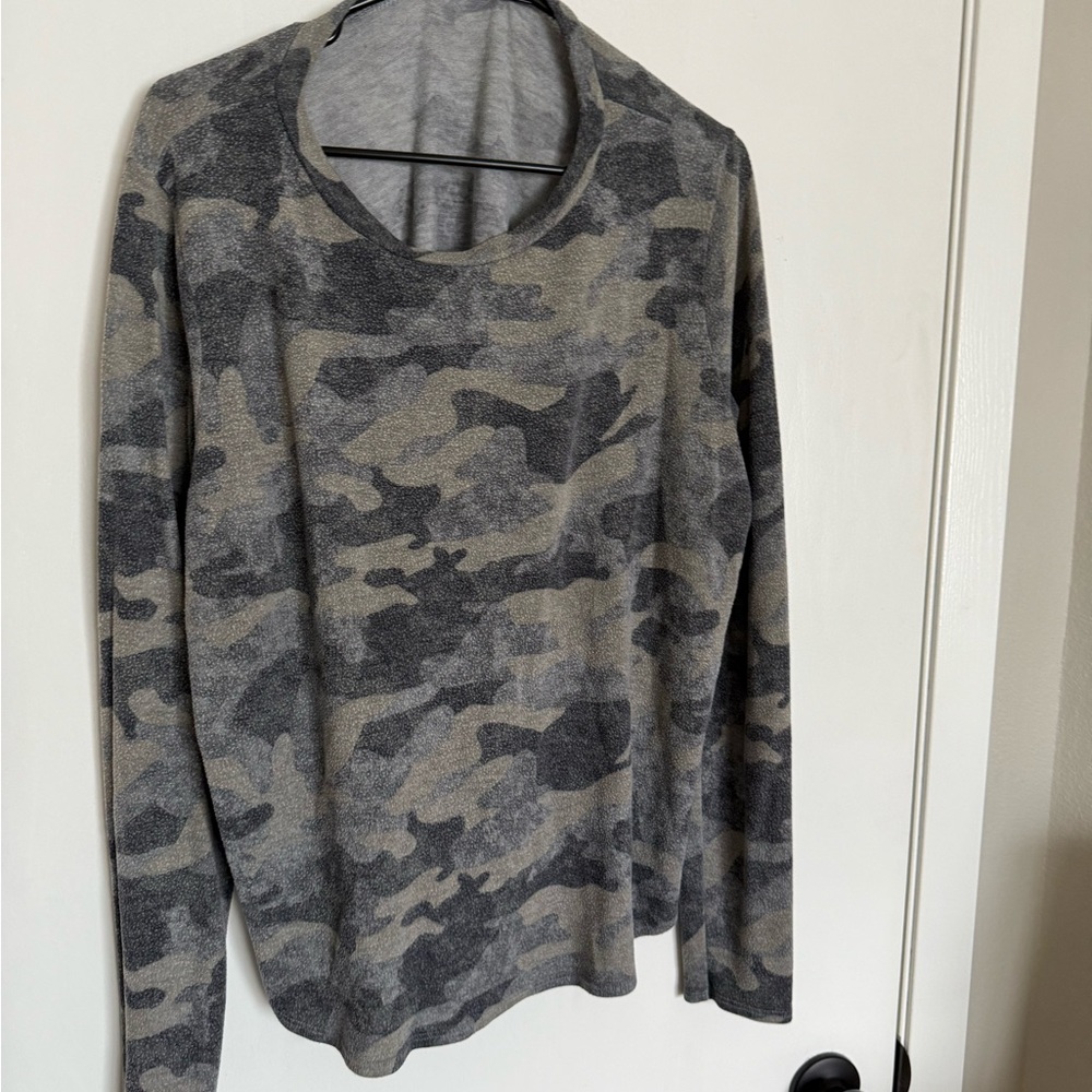 Forever 21 Gray Camouflage Sweater